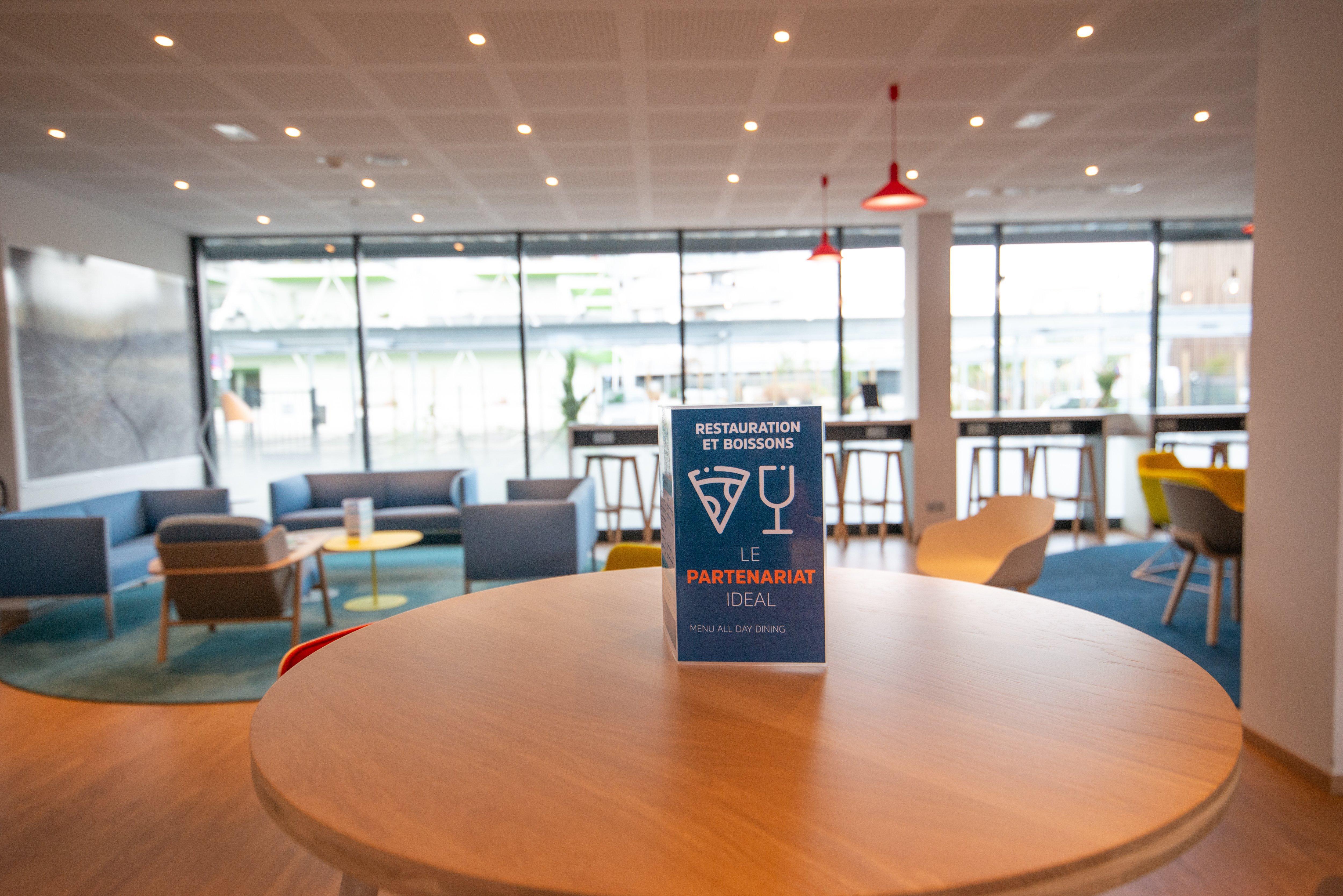 Holiday Inn Express - Bordeaux - Lormont By Ihg Buitenkant foto
