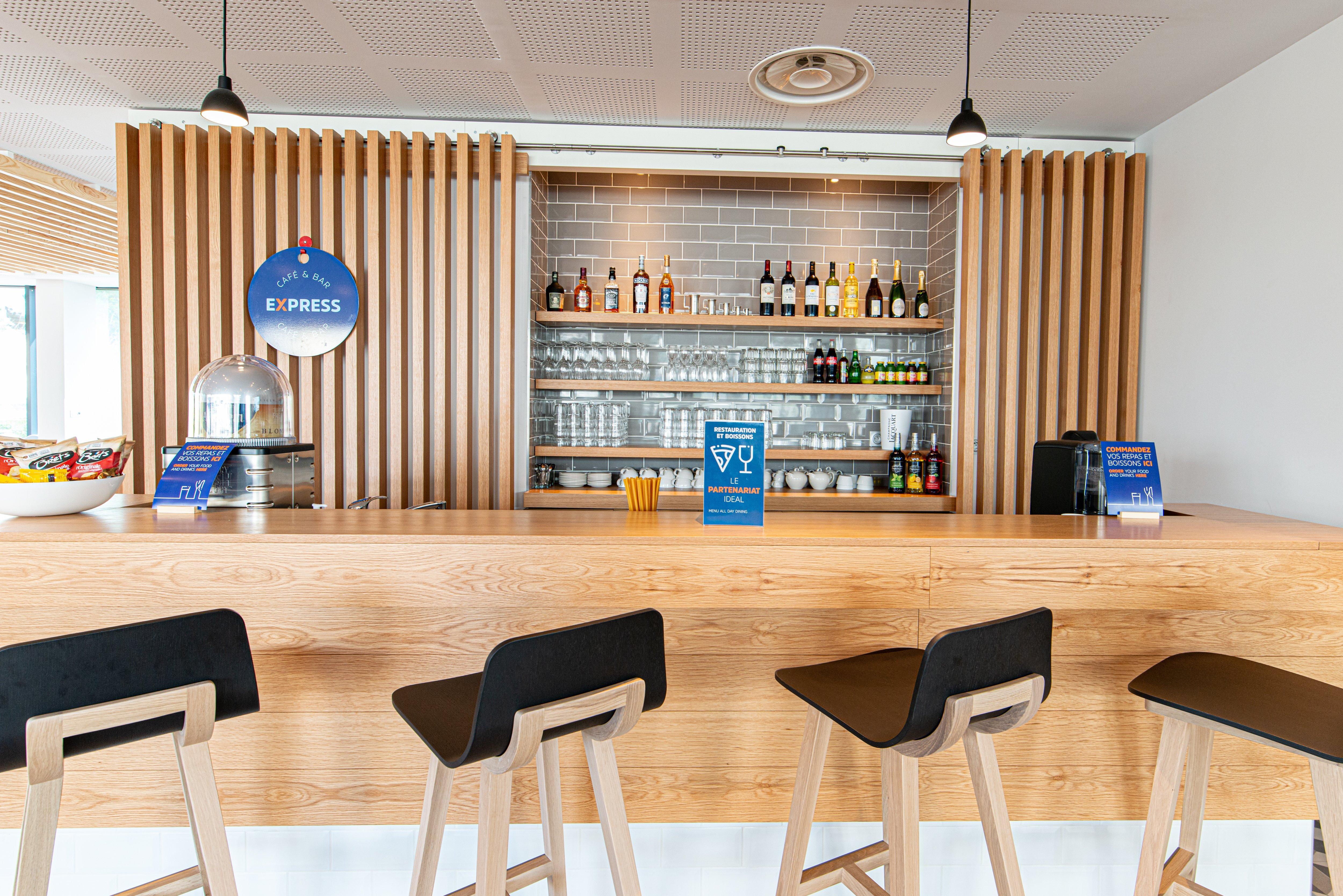Holiday Inn Express - Bordeaux - Lormont By Ihg Buitenkant foto